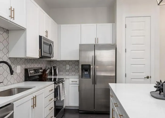 Landing Modern With Amazing Amenities * Columbus