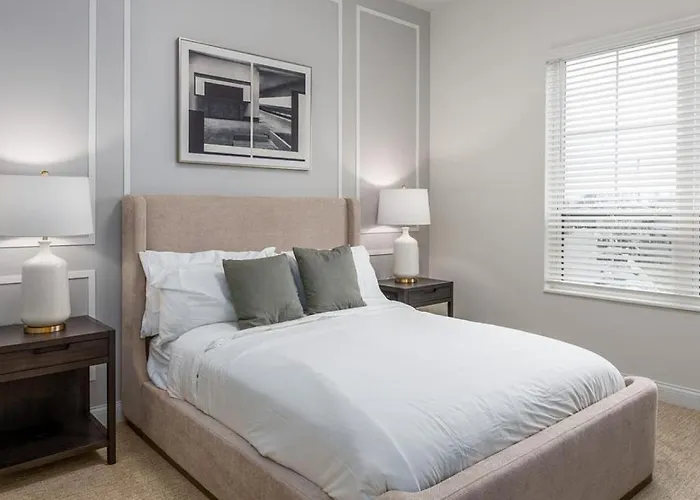 Landing Modern With Amazing Amenities * Columbus